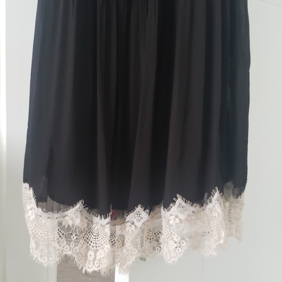 Short lace pleated dress - Picture 7 of 8